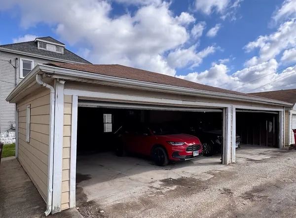 $419,000 | 7535 West 58th Place, Summit, IL 60501