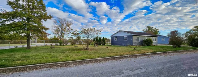 $54,900 | 100 Iroquois Street, McClure, IL 62957