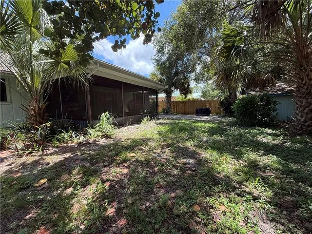 $259,900 | 945 33rd Avenue Southwest, Vero Beach, FL 32968