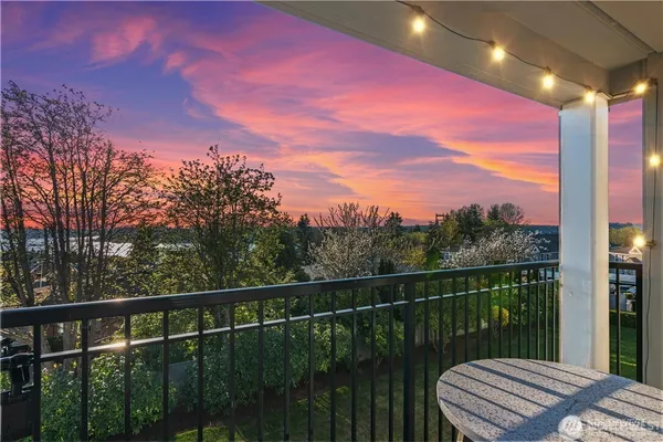 $2,300 | 625 North Jackson Avenue, Unit B42, Tacoma, WA 98406