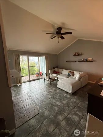 $2,300 | 625 North Jackson Avenue, Unit B42, Tacoma, WA 98406