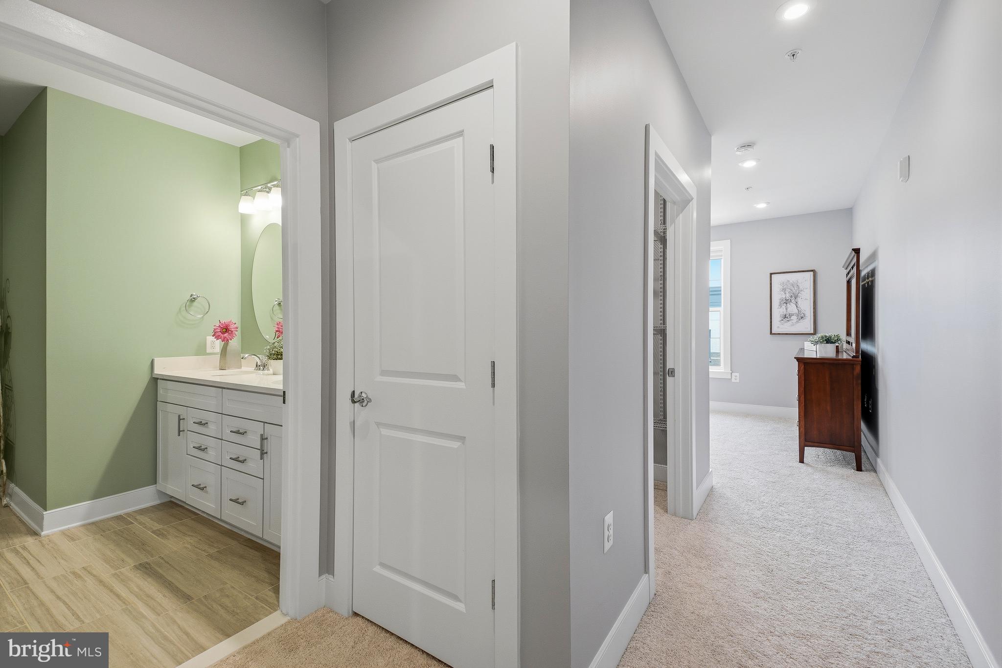 2319 Field Point Road, Unit 404 Herndon, VA 20171 - Photo 18 of 30 Gallery Image 18