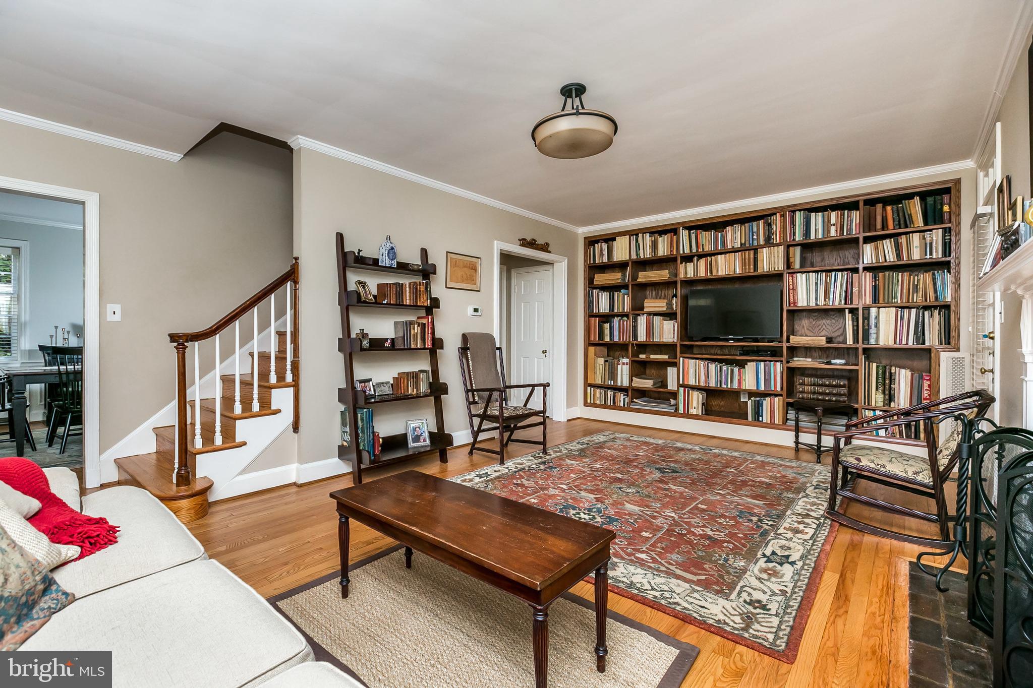 5402 Springlake Way Baltimore, MD 21212 - Photo 4 of 39