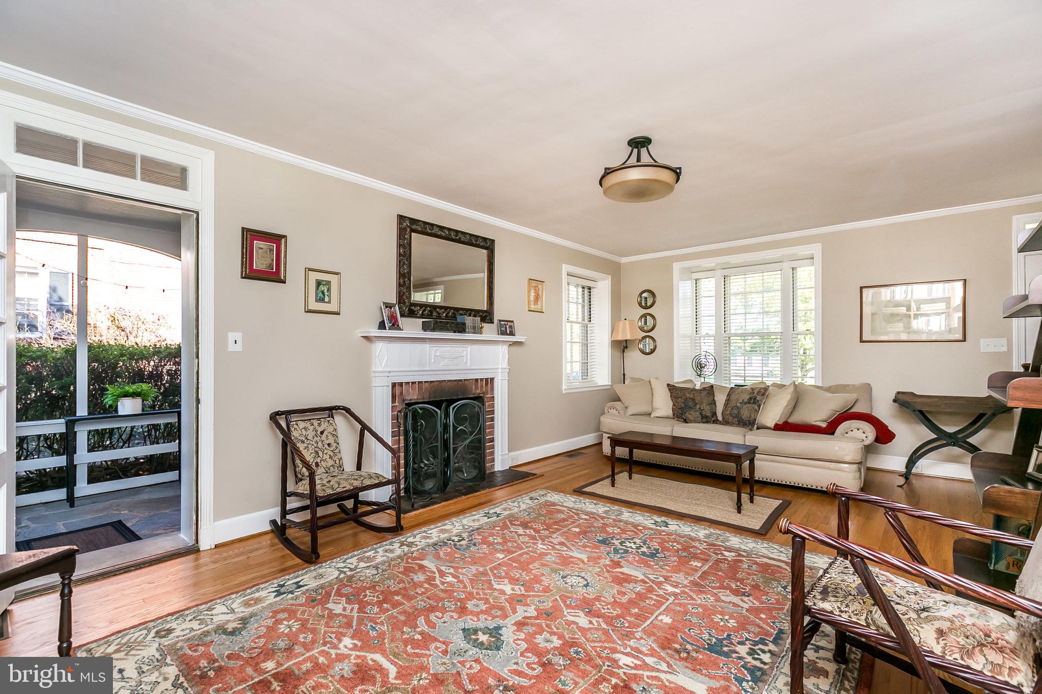 5402 Springlake Way Baltimore, MD 21212 - Photo 5 of 39
