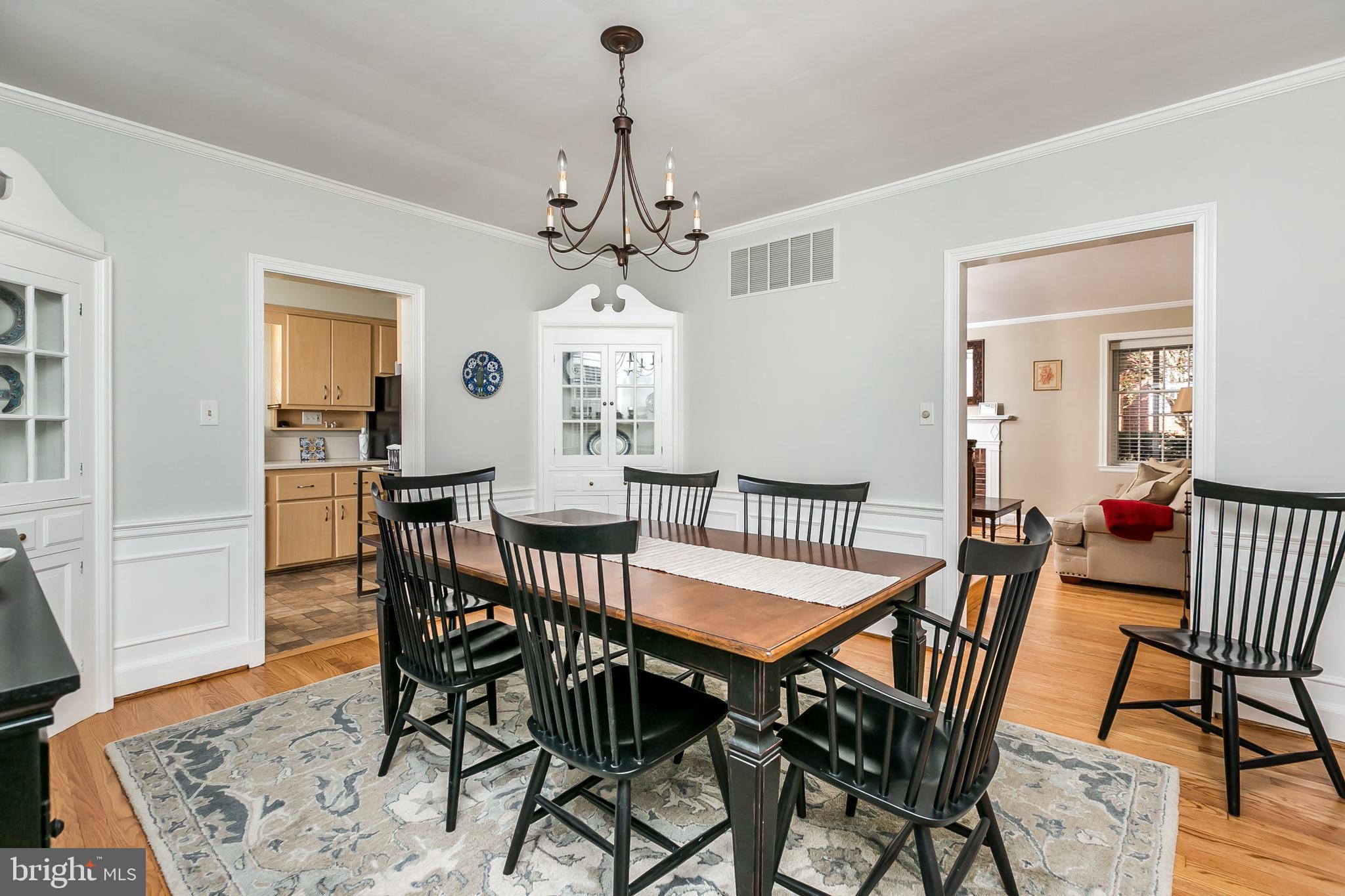 5402 Springlake Way Baltimore, MD 21212 - Photo 7 of 39
