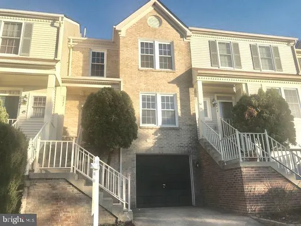 $2,750 | 6847 Malton Court, Centreville, VA 20121