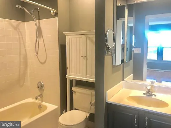 $2,750 | 6847 Malton Court, Centreville, VA 20121