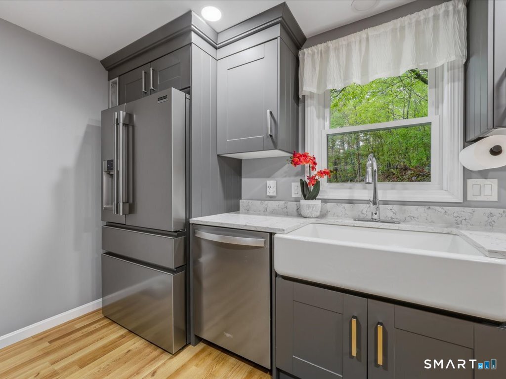 161 Deerfield Ridge Drive Groton, CT 06355 - Photo 16 of 37