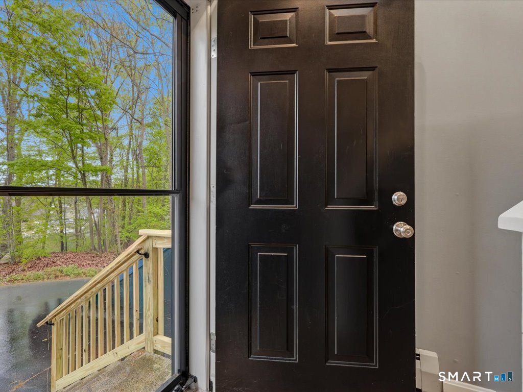 161 Deerfield Ridge Drive Groton, CT 06355 - Photo 6 of 37