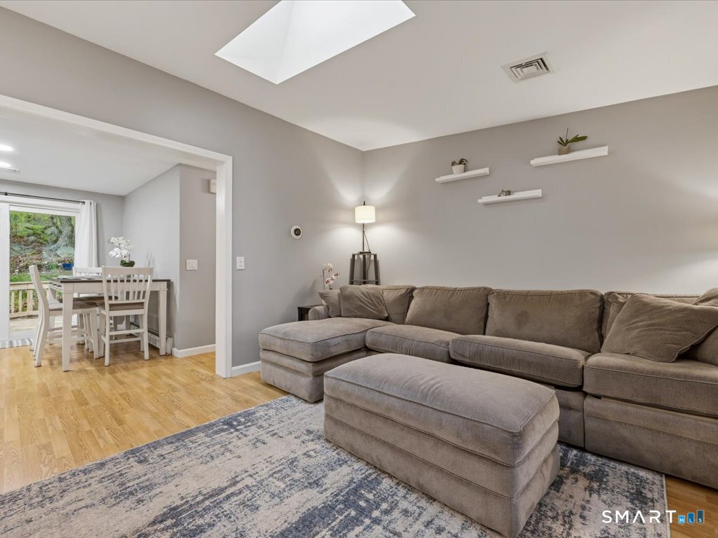 161 Deerfield Ridge Drive Groton, CT 06355 - Photo 8 of 37