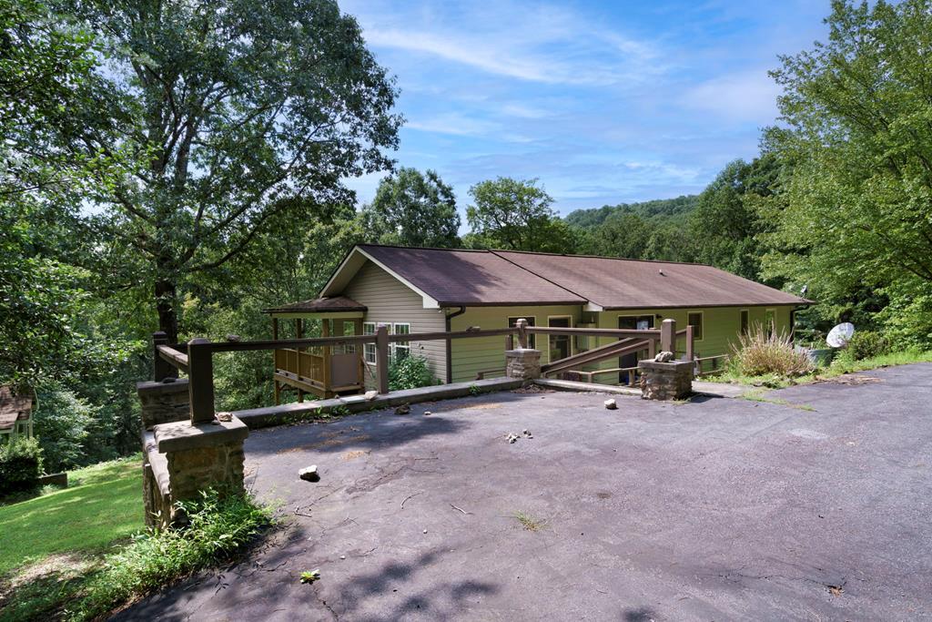 488 West Cherry Road Hayesville, NC 28904 - Photo 2 of 49 Gallery Image 2