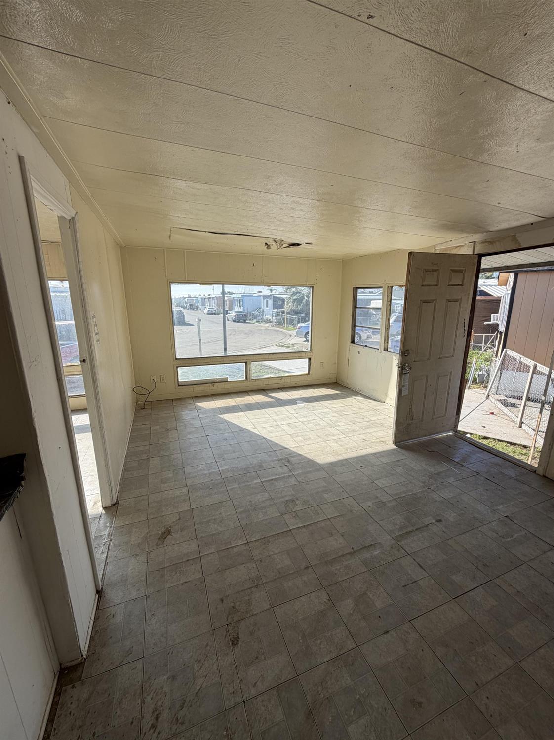 801 Schipper Street, Unit 86 Arvin, CA 93203 - Photo 2 of 4