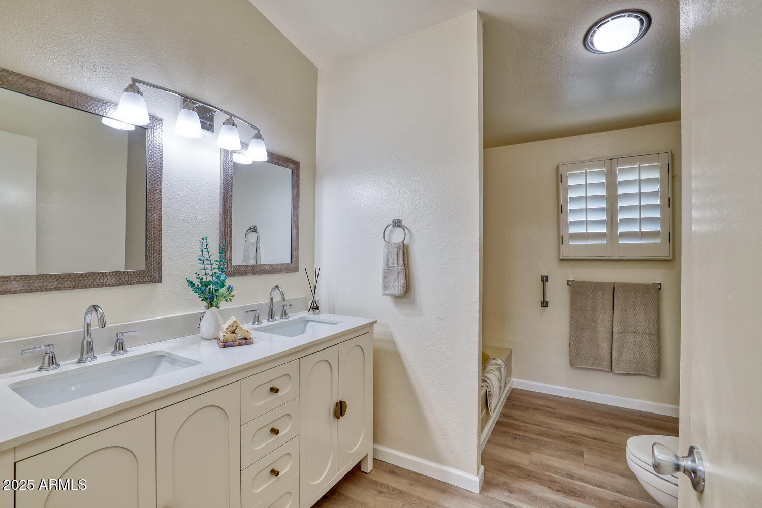 3901 East Pinnacle Peak Road, Unit 339 Phoenix, AZ 85050 - Photo 14 of 21 Primary Bathroom