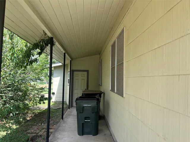 $1,500 | 1002 Fowlkes Street, Sealy, TX 77474