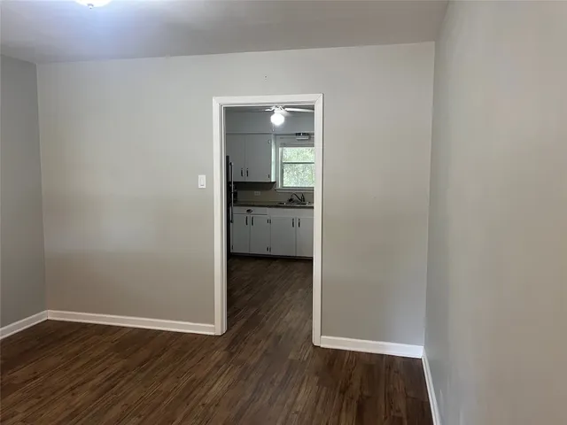 $1,500 | 1002 Fowlkes Street, Sealy, TX 77474