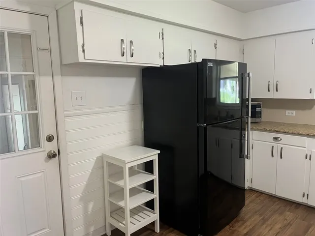 $1,500 | 1002 Fowlkes Street, Sealy, TX 77474