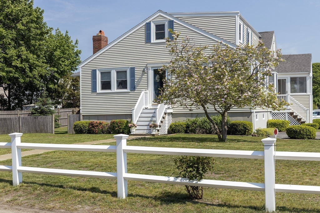 84 Newport Road Hull, MA 02045 - Photo 2 of 25