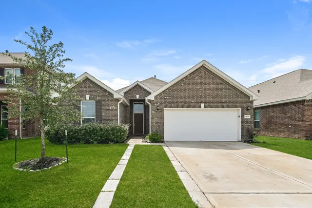 $2,070 | 5139 Castle Discordia Street, Katy, TX 77493