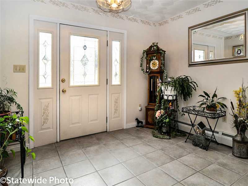 316 William Henry Road Scituate, RI 02857 - Photo 3 of 25 Entry.
