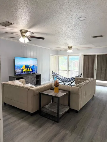 $419,900 | 132 Shady Shores Drive, Mabank, TX 75156