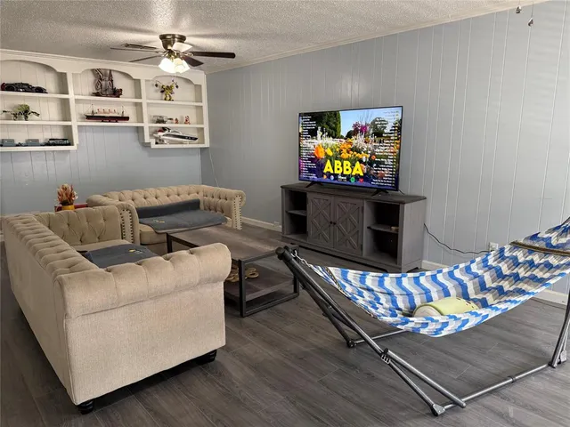 $419,900 | 132 Shady Shores Drive, Mabank, TX 75156