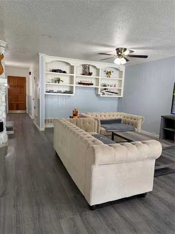 $419,900 | 132 Shady Shores Drive, Mabank, TX 75156