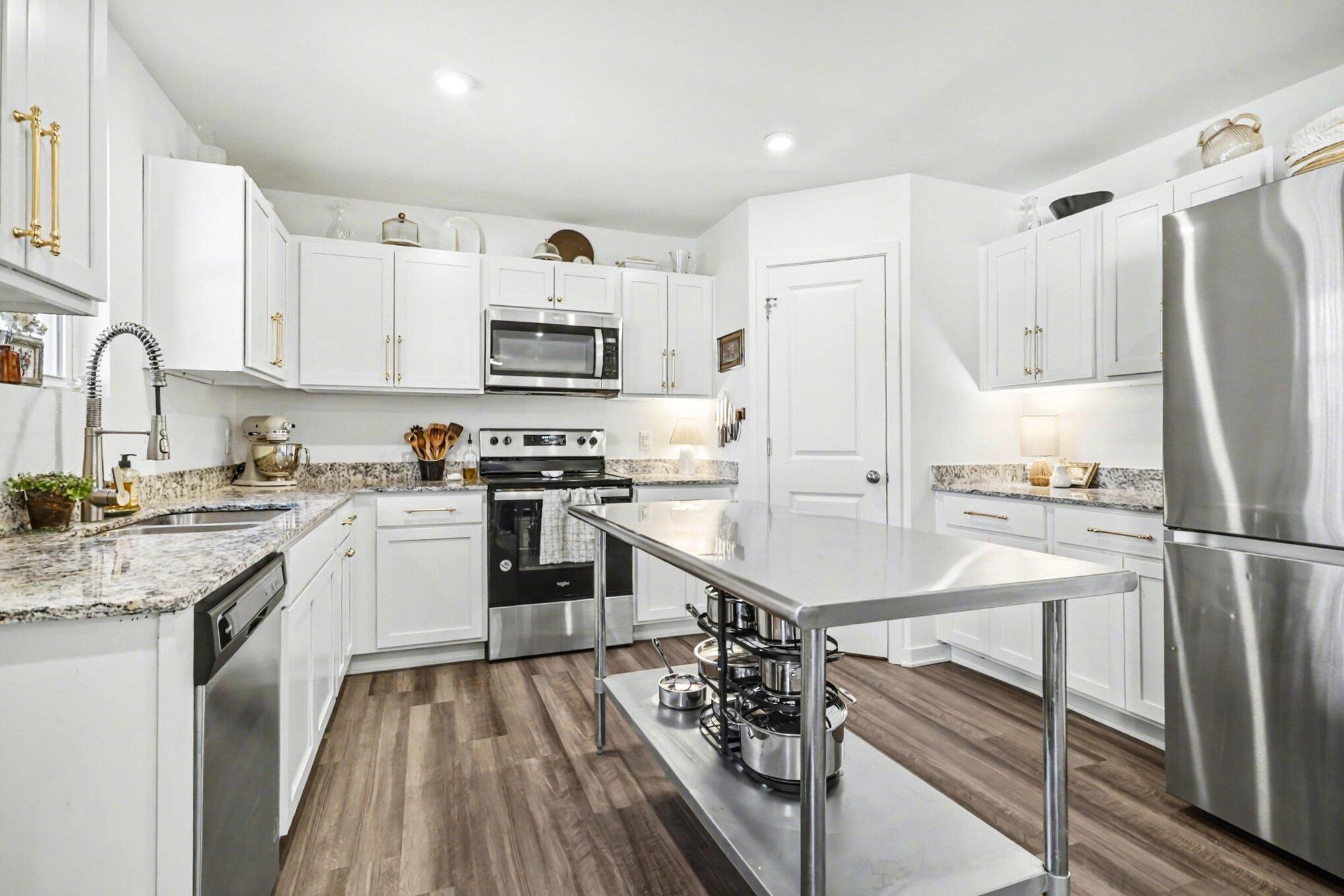 596 Waters Way Watervliet, MI 49098 - Photo 13 of 32 Kitchen