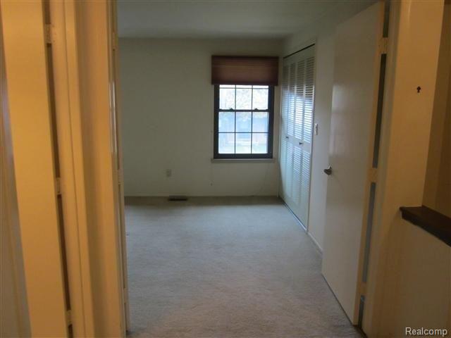 24751 Greenhill Road, Unit 30 Warren, MI 48091 - Photo 12 of 20 019.JPG