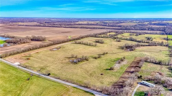 $137,700 | 3 Eagle Ridge, Warrensburg, MO 64093