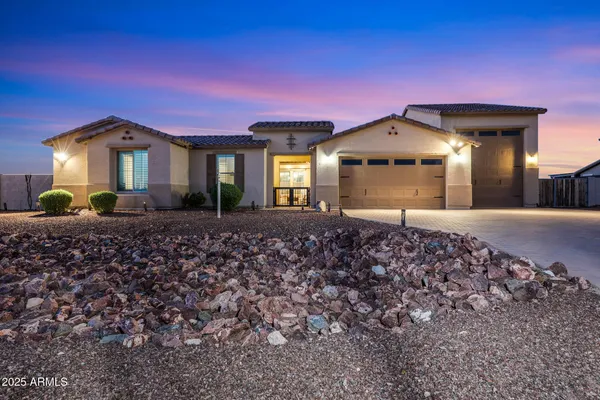 $1,050,000 | 13532 West Sierra Vista Drive, Glendale, AZ 85307