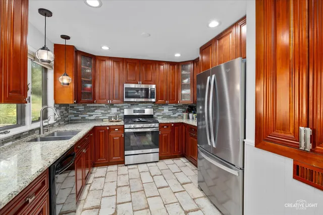 $469,900 | 1002 Bruce Drive, Elgin, IL 60120