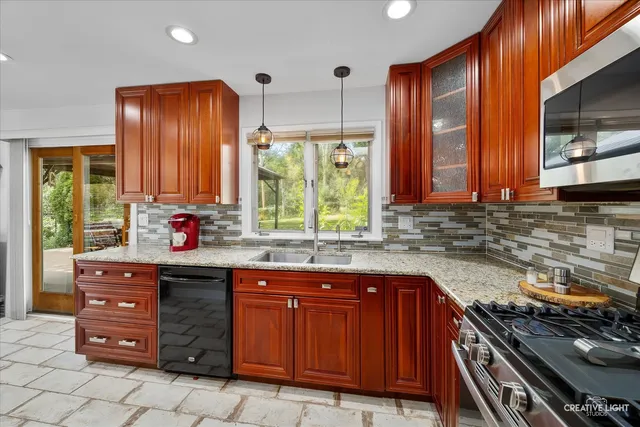 $469,900 | 1002 Bruce Drive, Elgin, IL 60120