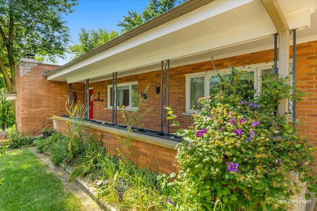 $469,900 | 1002 Bruce Drive, Elgin, IL 60120