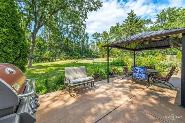 $469,900 | 1002 Bruce Drive, Elgin, IL 60120