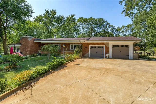 $469,900 | 1002 Bruce Drive, Elgin, IL 60120