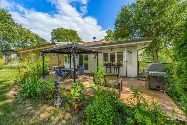 $469,900 | 1002 Bruce Drive, Elgin, IL 60120