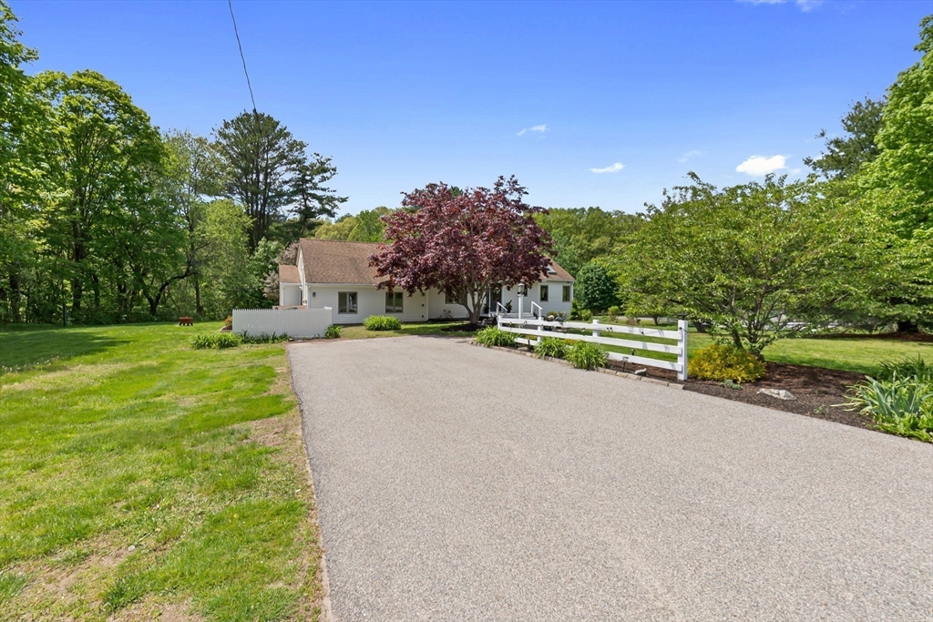 610 Main Street Boxford, MA 01921 - Photo 4 of 40 Gallery Image 4
