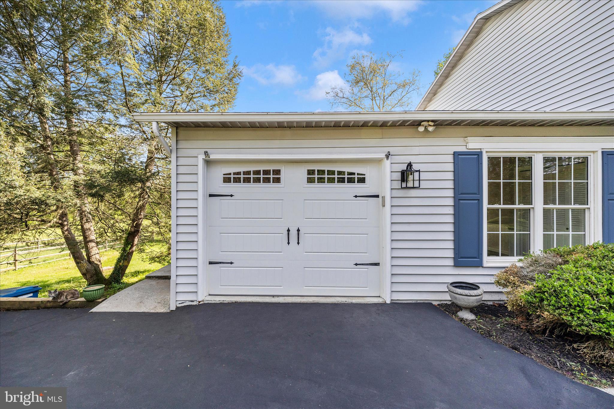 10901 Hopewell Road Hagerstown, MD 21740 - Photo 52 of 65 Garage