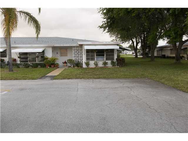 572 High Point Drive, Unit D Delray Beach, FL 33445 - Photo 1 of 11 Primary Photo