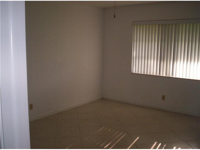 572 High Point Drive, Unit D Delray Beach, FL 33445 - Photo 3 of 11 Additional Photo