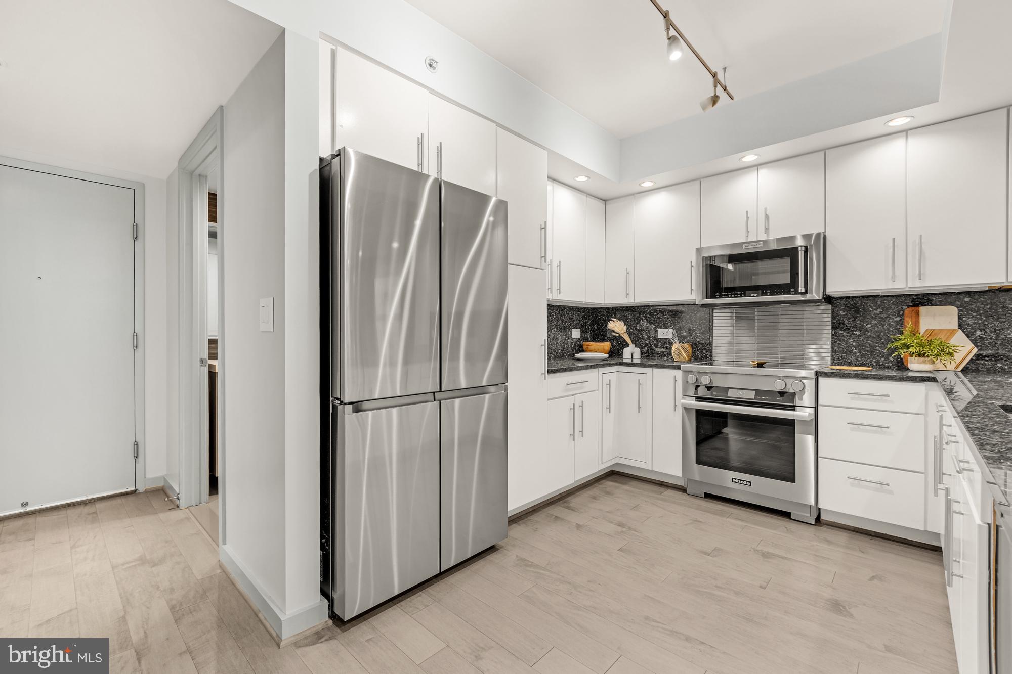 1025 First Street Southeast, Unit 311 Washington, DC 20003 - Photo 13 of 39 Miele induction range