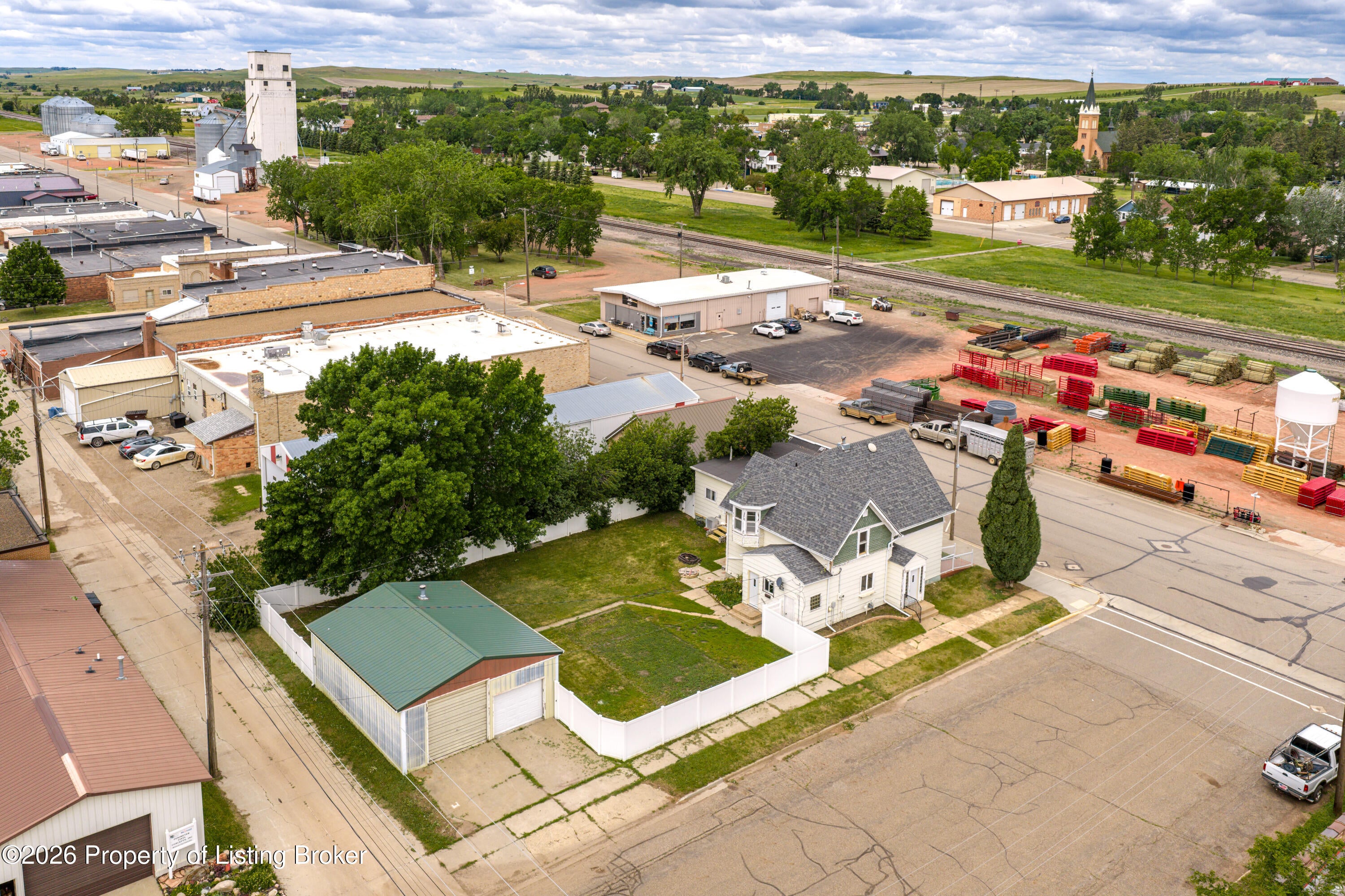 725 Main Street Hebron, ND 58638 - Photo 2 of 133 Gallery Image 2