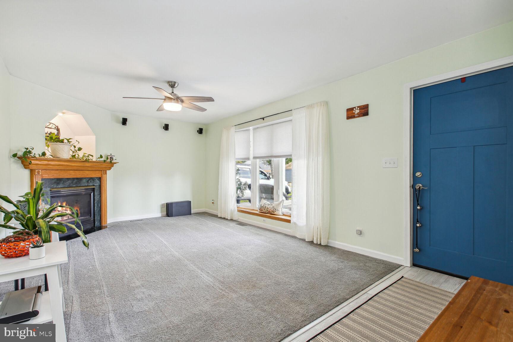 8112 Locust Avenue Rosedale, MD 21237 - Photo 6 of 29 Entry/Living Room