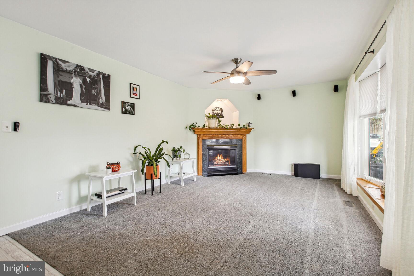 8112 Locust Avenue Rosedale, MD 21237 - Photo 7 of 29 Living Room