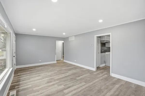 $139,900 | 245 Blackhawk Drive, Park Forest, IL 60466