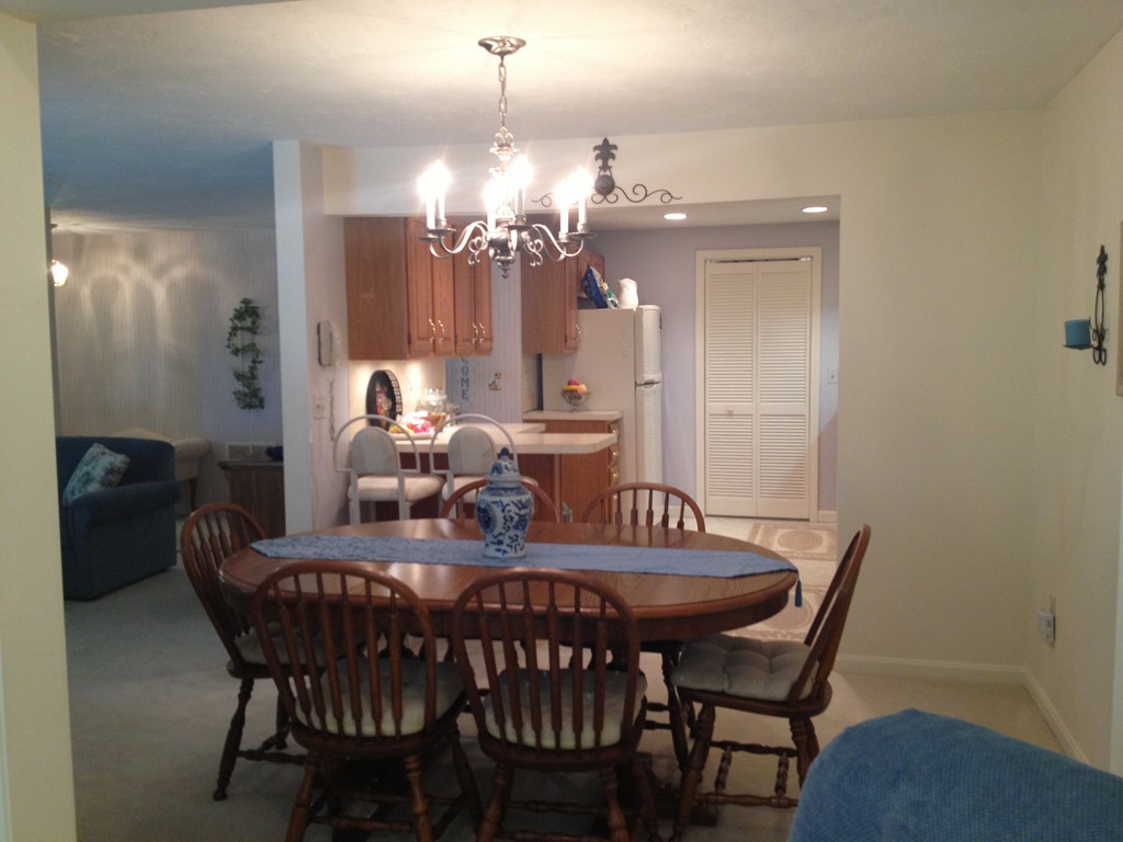 702 Ridgefield Circle, Unit D Clinton, MA 01510 - Photo 4 of 10 Gallery Image 4