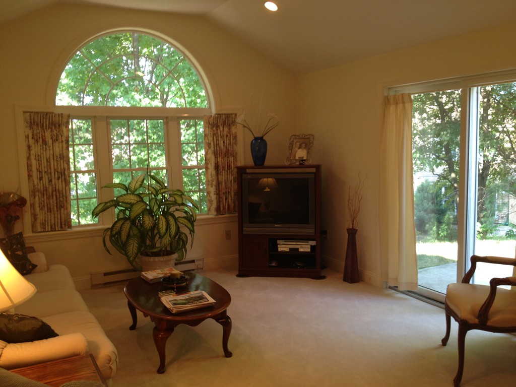 702 Ridgefield Circle, Unit D Clinton, MA 01510 - Photo 5 of 10 Gallery Image 5