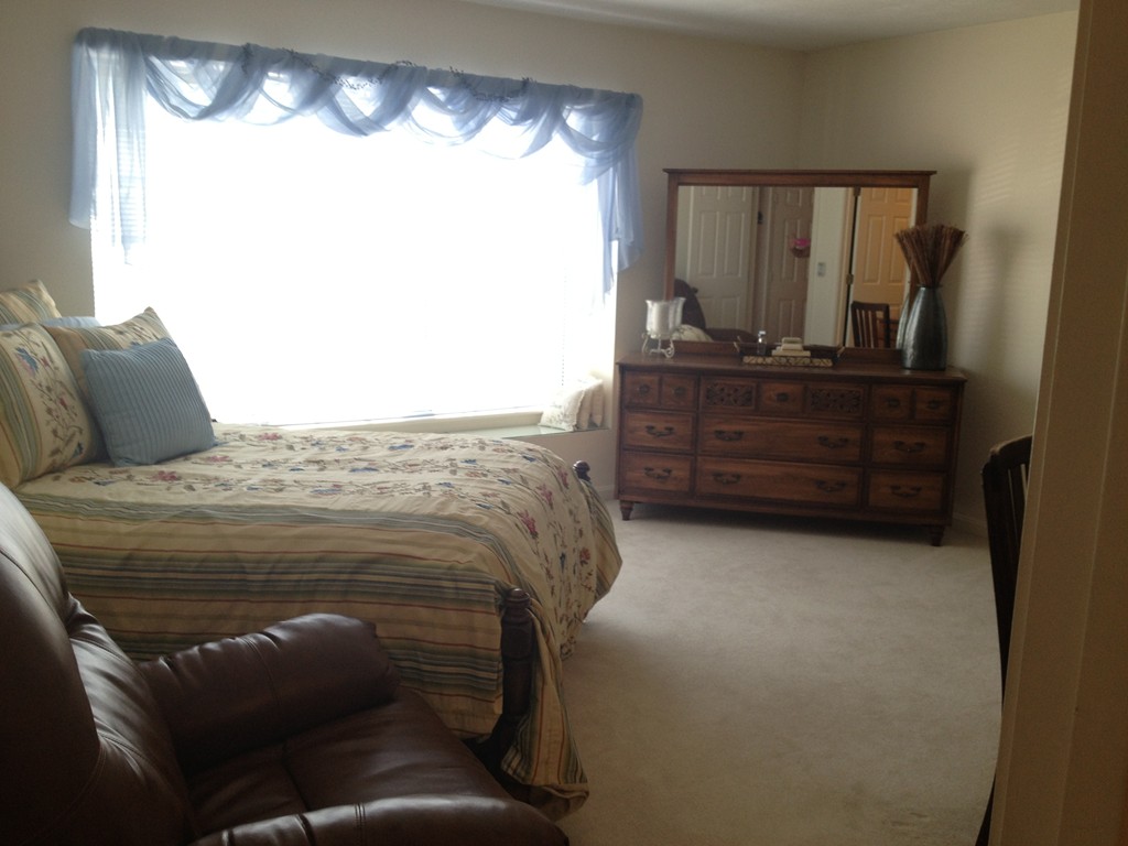 702 Ridgefield Circle, Unit D Clinton, MA 01510 - Photo 7 of 10 Gallery Image 7