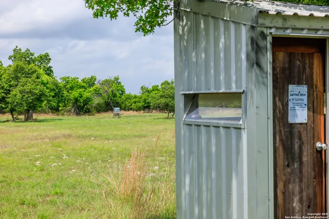 $1,095,000 | 2050 Adj Lane, Fredericksburg, TX 78624
