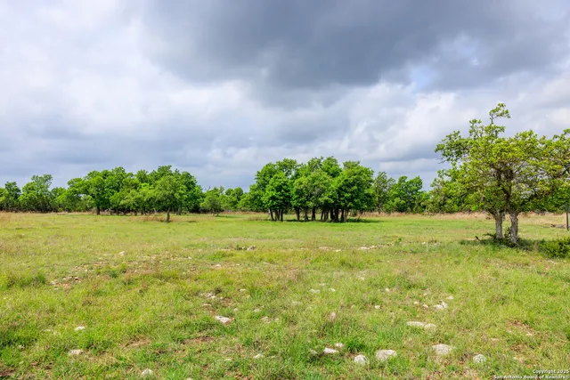 $1,095,000 | 2050 Adj Lane, Fredericksburg, TX 78624